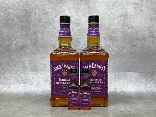 Jack Daniel's Tennessee Blackberry, whiskey liqueur, four bottles