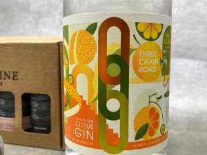 Gin and whisky, five bottles - 2