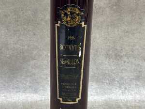 Mixed white wine, five bottles - 6