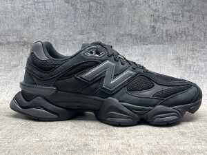 New Balance 9060 size US 9.5 - 2