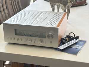 Yamaha integrated amplifier - 2