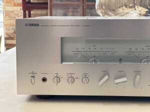 Yamaha integrated amplifier - 3