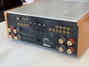 Yamaha integrated amplifier - 5
