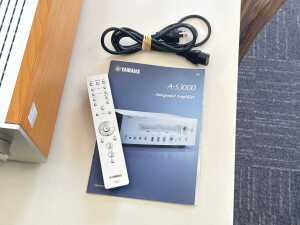 Yamaha integrated amplifier - 7