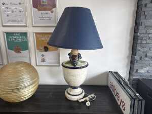 Pair of mid-century Mexican glazed ceramic table lamps with applied fruit design - 3