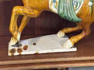 Tang-style ceramic horse figure - 4