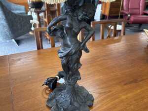 Cast metal figural lamp with caramel fringed fabric shade - 2