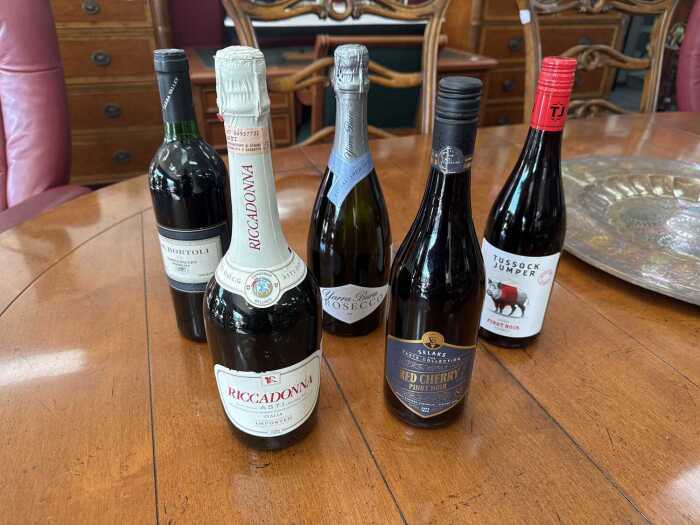 Mixed wine, five bottles