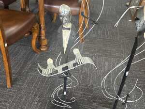 Two contemporary metal wire musician figures on timber bases - 2