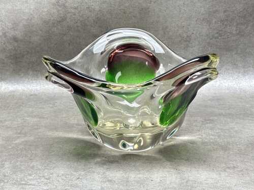 Art glass tri-form centrepiece bowl