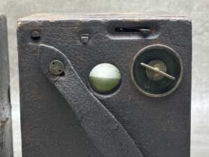 Two antique Kodak No.2 Bulls-Eye box cameras - 3