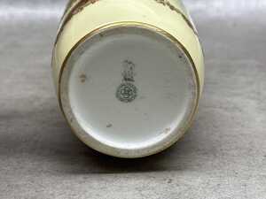 Joseph Hancock (w. 1890-1945) for 'Royal Doulton' porcelain vase with hand-painted bird design - 4