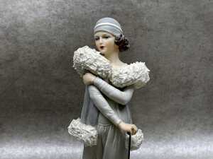 Two Capodimonte 'Mode Liberty' porcelain figures - 2