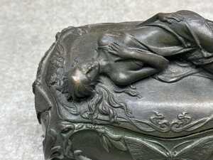 Art Nouveau-style bronze trinket box - 2
