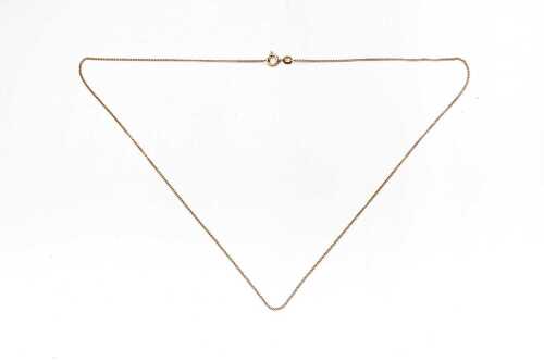 A curb link necklace in 9 carat yellow gold