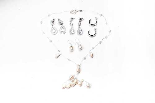 A collection of jewellery in sterling silver