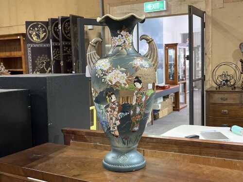 Antique ceramic hand-painted vase with Japanese design