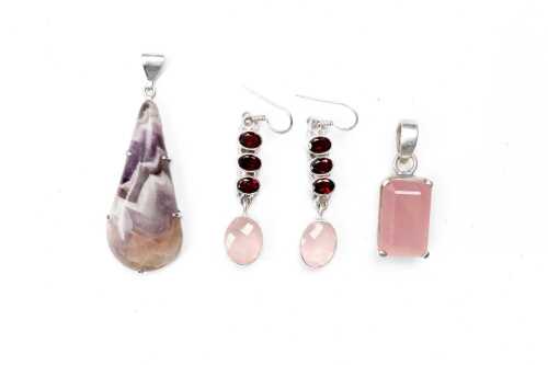 A collection of jewellery in sterling silver