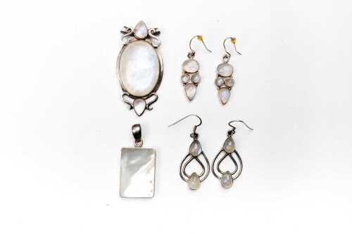 A collection of jewellery in sterling silver