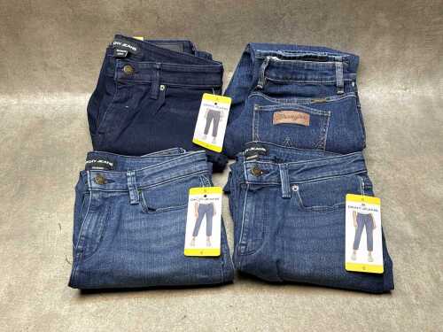 Designer-style women's jeans size 9. New with tags