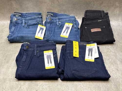 Designer-style women's jeans size 6. New, most with tags