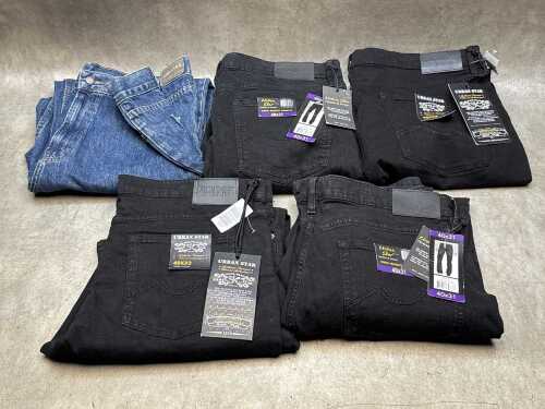 Five pairs of men's jeans, size 40. New with tags