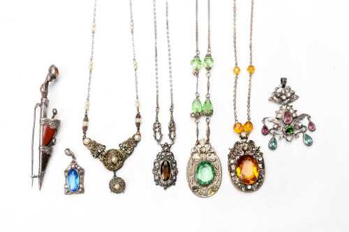 A collection of antique and vintage jewellery