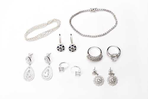 A collection of jewellery in sterling silver
