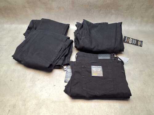 Five pairs of men's jeans, size 40. New with tags