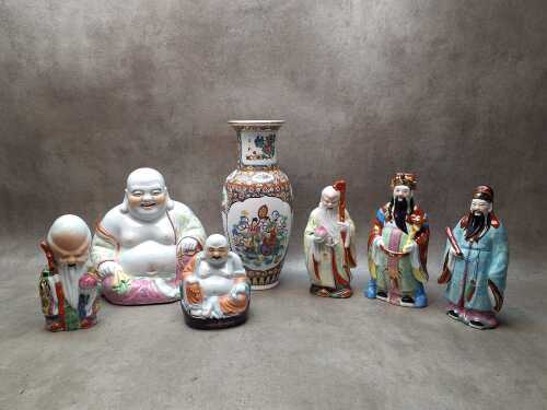 Group of Chinese decorative porcelains