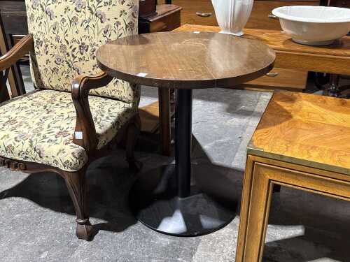 Modern pedestal lamp table