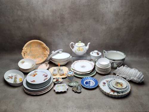 Group of mostly English porcelain
