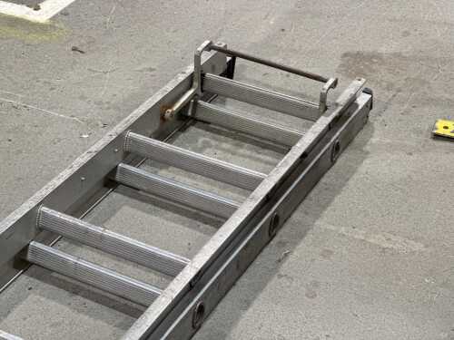 Bailey industrial aluminum extension ladder