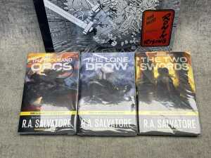 Group of graphic books - 3