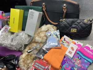 Group of Women's accessories - 3