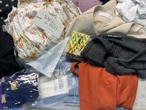 Group of Women's clothing size XS - 4