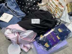 Group of Women's clothing size XS - 5