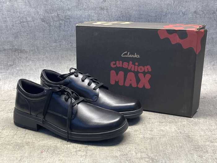 Clarks Mantra size UK 9