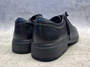 Clarks Mantra size UK 9 - 4