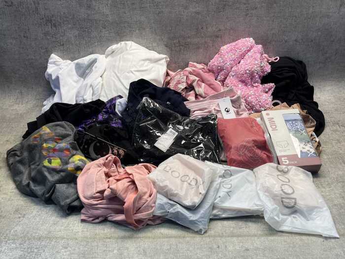 Group of Women's clothing size XXL+