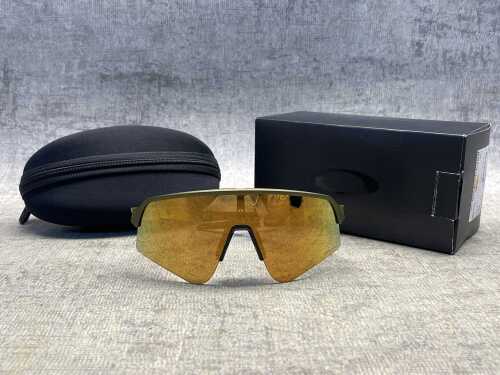 Oakley Sutro Lite Sweep sunglasses