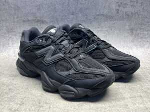 New Balance 9060 size US 7 - 3