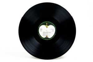 The Beatles 'Magical Mystery Tour Plus Other Songs' vinyl record - 3
