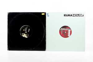 Six Hip Hop and Electronic vinyl records, including 12" singles - 4