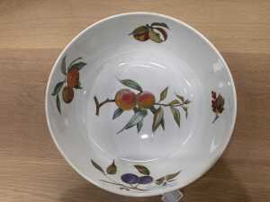 Royal Worcester Evesham 'M' serving bowl - 3