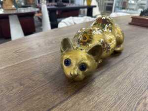 Studio X gold-tone lacquered cat figure with hand-painted floral decoration - 4
