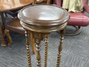 Timber pedestal stand - 4