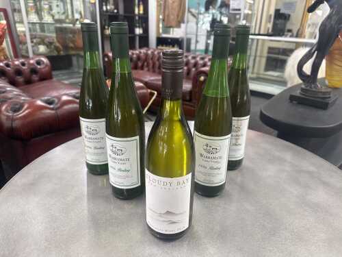 Mixed white wine, five bottles