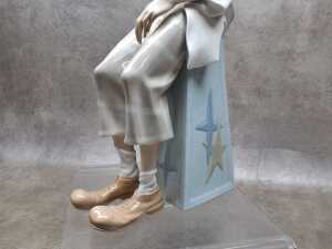 Lladro clown with 'Concertina' figure - 4