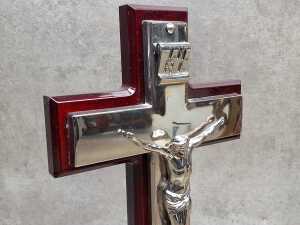 Two standing timber and metal crucifixes - 4